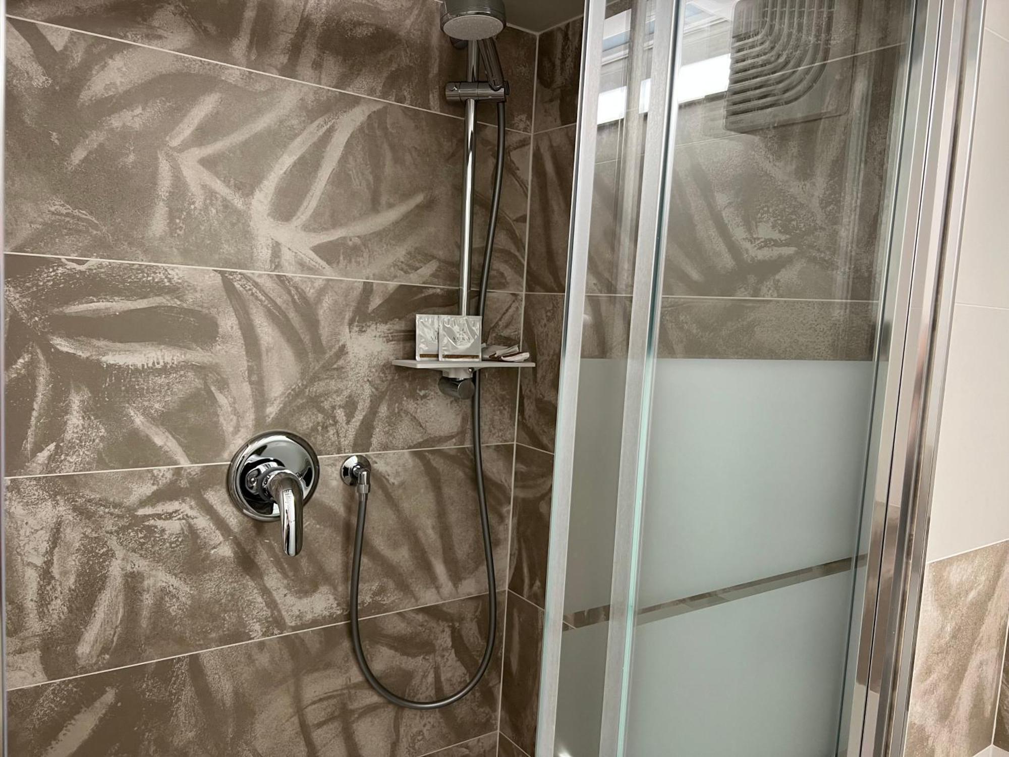 Al 106 Apartment Free Wi-Fi 5 Min Dalla Stazione Prato  Buitenkant foto