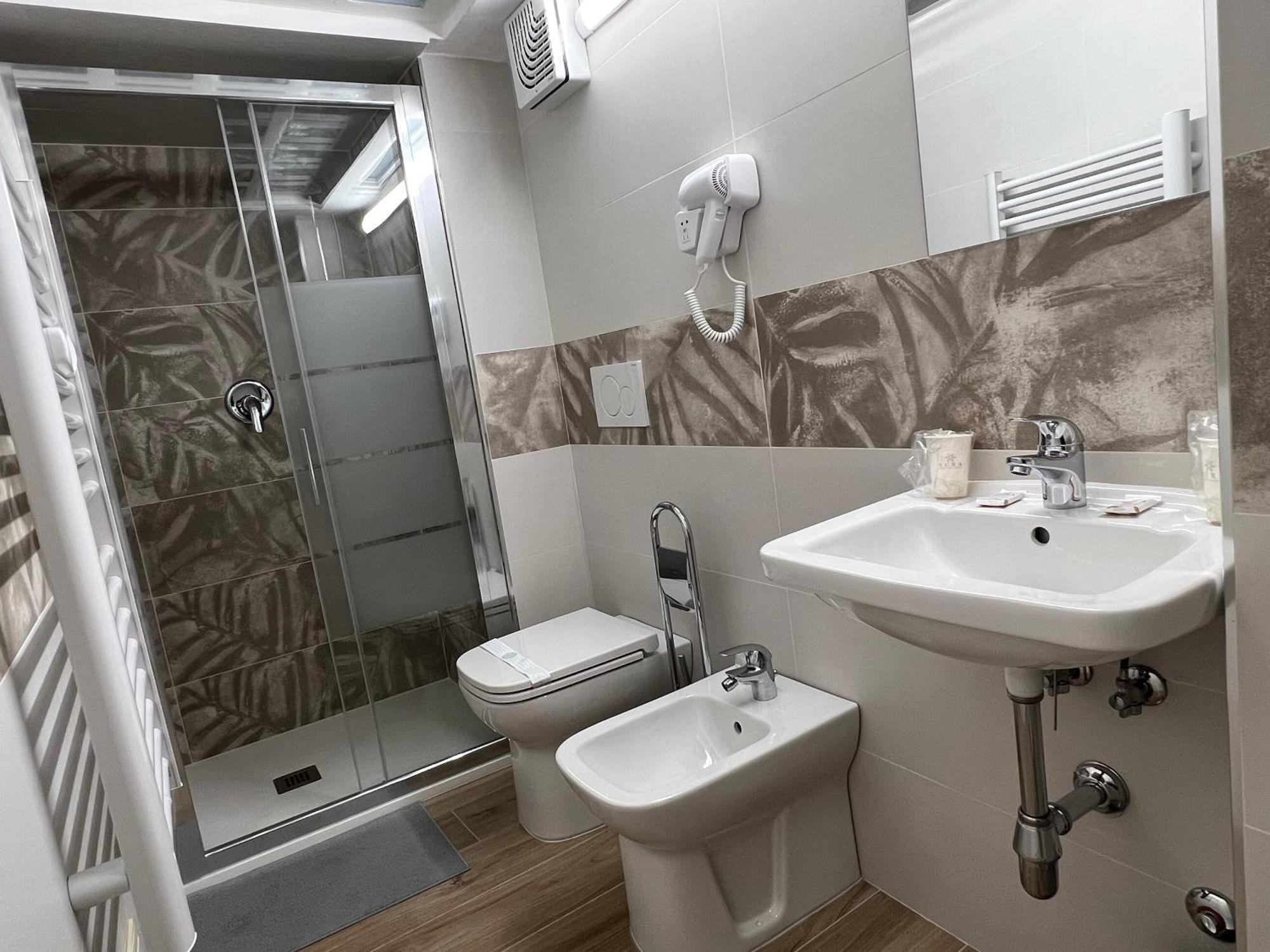 Al 106 Apartment Free Wi-Fi 5 Min Dalla Stazione Prato  Buitenkant foto